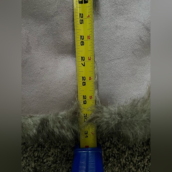 Light Purple Fur BEBE Coat - Picture 12 of 15